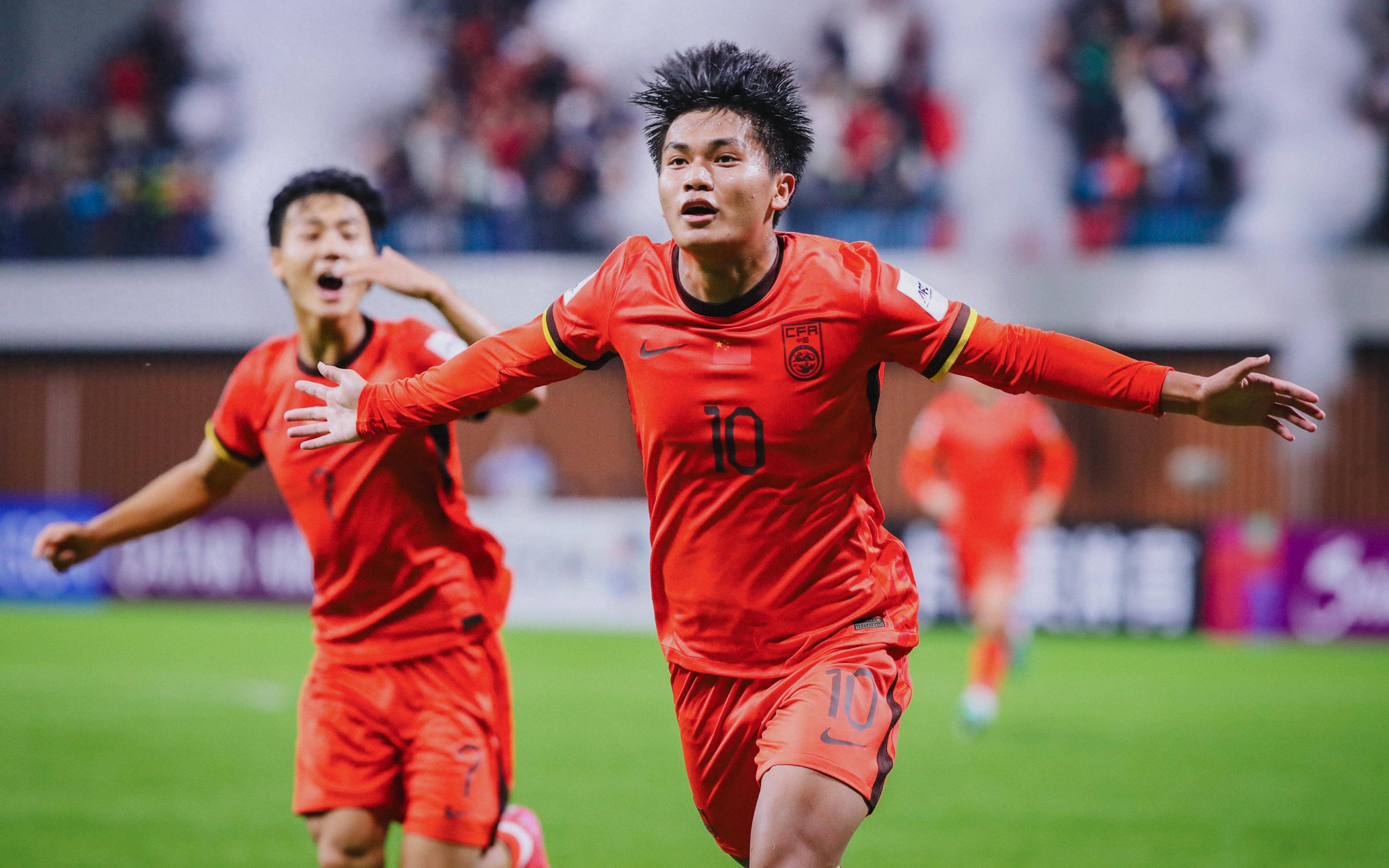 卡塔尔队锲而不舍，夺得关键胜利