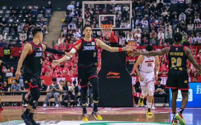 华南虎球队主场大获全胜，登上积分榜前五