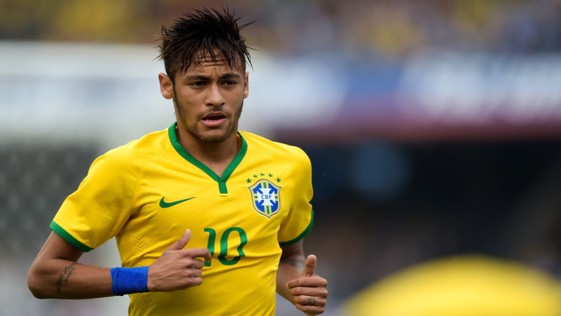 F1赛车赛场焦点！阿根廷队对阵俄罗斯队，年轻新星表现惊艳，未来可期